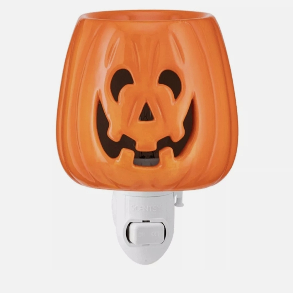 Scentsy wall plug-in warmer